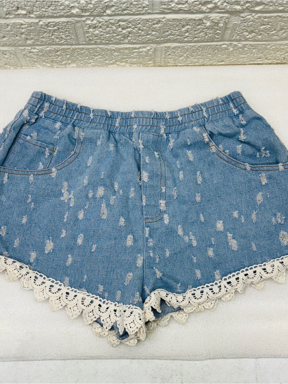 UMGEE S Denim Elastic Waist Pull-On Shorts Distressed Lace Hem Boho Light β’ VGβΌ